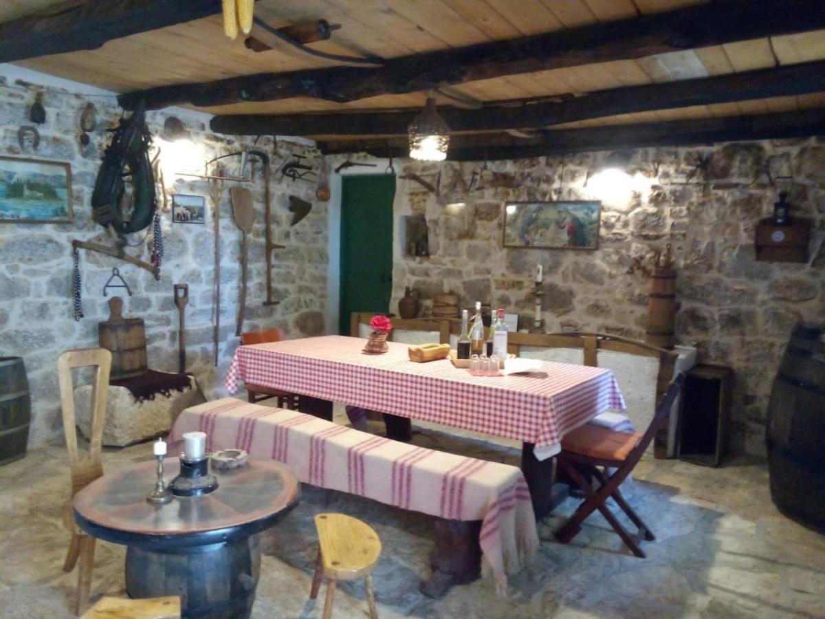 House Kuna Bristane المظهر الخارجي الصورة